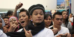 Vagetoz Promosi Lagu Religi Dari Mall ke Mall
