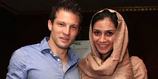 Pacar Uli Auliani Bersyahadat Masuk Islam