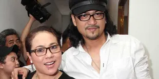 Dewi Bantah Ingin Gagalkan Pernikahan Nunung-Iyan