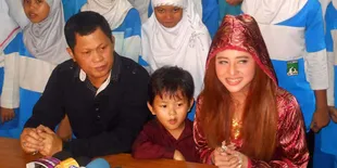 Tanpa Suami, Dewi Perssik Bersyukur Ramadan Bareng Gabriel