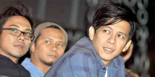 Dikatakan Tak Pernah Puasa di Rutan, Ariel Kesal