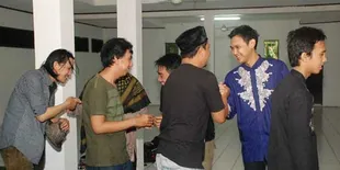 Bondan and Fade2Black dan Rezpector Galang Ide Santuni Anak Yatim