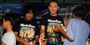 Bintang 'MAMA CAKE', Berbagi Promo Dengan Anak Jalanan