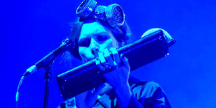 The Cangcuters: The Cardigans? The Best Lah!