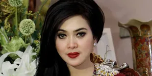 Lebaran, Syahrini Rindu Mendiang Ayah