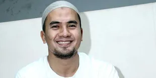 Lebaran Kedua, Saipul Jamiell Nyekar ke Makam Istri