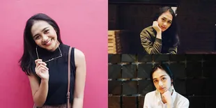 10 Potret Adristya Chintia, Reporter yang Curi Perhatian Saat Liput Aksi Demo 22 Mei