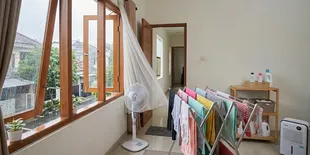 12 Tips Mengeringkan Pakaian tanpa Matahari saat Musim Hujan, Andalkan Sirkulasi Udara