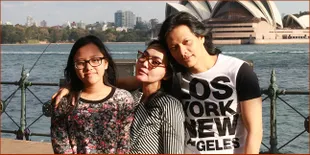 21 Tahun Nikah, Dewi Gita Akhirnya Dikado Perhiasan Oleh Armand