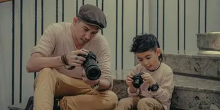 25 Bayi Lucu Selebriti yang Menggemaskan, Intip deh Foto-Fotonya.