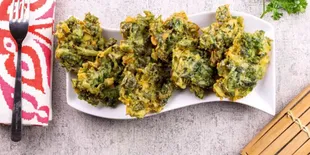3 Cara Masak Bayam Krispi Agar Garing Sempurna, Gampang Dicoba!
