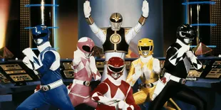 3 Power Rangers Mini Super Lucu Basmi 'Monster' di Dalam Mal