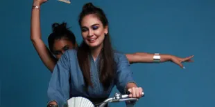 3 Tahun Pacaran, Luna Maya Posting Momen Mesranya Bareng Reino