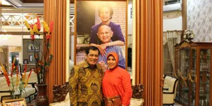 33 Tahun Menikah, Mesranya Nurdin Halid &#38; Istri #CoupleGoals Banget