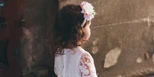 5 Model Brokat Anak Perempuan Terbaru, Siap Memukau di Setiap Acara Formal 2025
