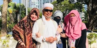 5 Potret Kenangan Ustaz Arifin Ilham dengan Ketiga Istrinya, Harmonis dan Bahagia