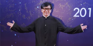 56 Tahun Berkarya, Jackie Chan Terima 'Oscar' Pertamanya