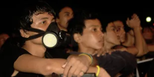 6 Aksi Gila Penonton Konser di Indonesia