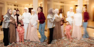 6 Potret Ameena Ikut Foto Bareng Geng Mamayu, Ekspresi dan Pose Gayanya Nggak Kalah