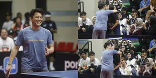 7 Potret Alleia Dukung Ariel NOAH Tanding Pingpong, Beri Kecupan Manis Meski sang Ayah Kalah - Netizen Kira Pacar Baru