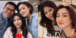 7 Potret Anak Perempuan Melly Mono yang Jarang Tersorot, Cantik Sudah Berusia 16 Tahun