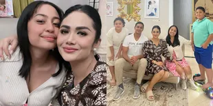 7 Potret Kedekatan Anak Krisdayanti dengan Putra Putri Raul Lemos, Saling Sayang dan Beri Pelukan Hangat