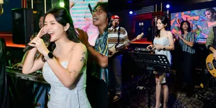 7 Potret Mawar AFI Tampil Memesona di Atas Panggung, Auranya Disebut Awet Muda