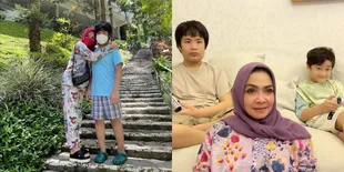 Tak Pilih Kasih! Ini 7 Potret Rieta Amilia Bareng Gavrel, Anak Angkatnya yang Sudah Beranjak Remaja