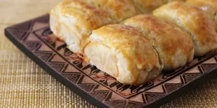 7 Resep Bolen Pisang Enak dan Lembut, Mudah Dibuat - Teman Ngeteh yang Nikmat