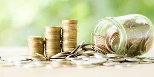 8 Golongan Orang yang Berhak Menerima Zakat dalam Al Quran dan Hadis