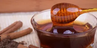 8 Manfaat Madu Saat Puasa Ramadhan, Cegah Sembelit - Tingkatkan Daya Tahan Tubuh