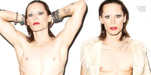 8 Musisi Pria Yang Jadi 'Waria'