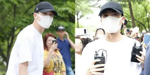 8 Potret Park Hyung Sik Resmi Mulai Menjalani Kegiatan Wajib Militer