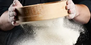 8 Resep Klapertart Mudah dan Lembut Ala Rumahan, Cocok untuk Hidangan Buka Puasa