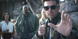 ‘MORTAL KOMBAT 2’ Rilis First Look Karl Urban sebagai Johnny Cage, Karakter Ikonik Kembali Diperkenalkan