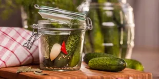 9 Resep Acar Timun Menyegarkan, Praktis Banget - Cocok Buat Pendamping Makan