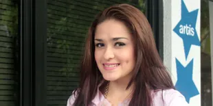 Abi Yapto  - Yasmine Wildblood Tak Gelar Resepsi Mewah