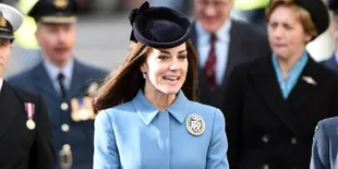 Ada Yang Aneh, Kate Middleton Sering Pakai Plester di Jarinya