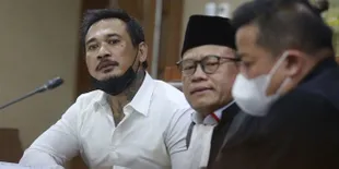 Adam Deni dan Kuasa Hukum Jerinx SID Memanas di Ruang Sidang, Kena Tegur Hakim