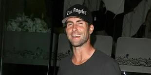 Adam Levine Hampir Jatuh Saat Melamar Behati Prinsloo