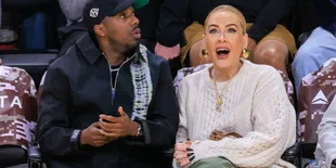 Adele Tunjukkan Cincin Tunangan Mewah Pemberian Rich Paul
