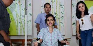 Adik-Adik Terbawa Kebiasaan Almarhumah Julia Perez Yang Selalu Disiplin
