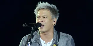 Aduh, Ariel NOAH Terjebak Masa Lalu di Lagu 'Someone Like You'