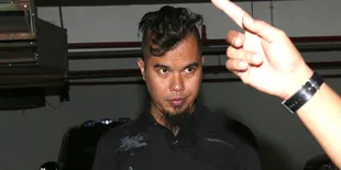 Ahmad Dhani Malu Pasang Foto Jokowi