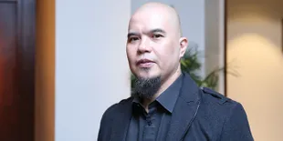 Ahmad Dhani Posting Foto Saat Masih SD, Kira-kira Mirip Siapa Nih?