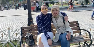 Ajak ke Turki, Olla Ramlan Beri Baby Sitter Hadiah Dari Brand Mahal Kelas Dunia