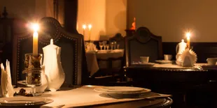 Ajak Pacarmu Dinner di Tempat Menakjubkan Ini!