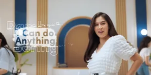 Ajak Perempuan Indonesia Percaya Diri dengan Rambutnya, Dove Gandeng Dian Sastrowardoyo dan Eka Gustiwana Lewat Lagu 'Rambutku Mahkotaku'