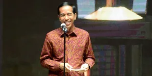Ajak Presiden Korsel Belanja Batik, Jokowi Lupa Bayar