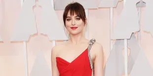 Akankah Dakota Johnson Main Lagi di 'FIFTY SHADES DARKER'?
